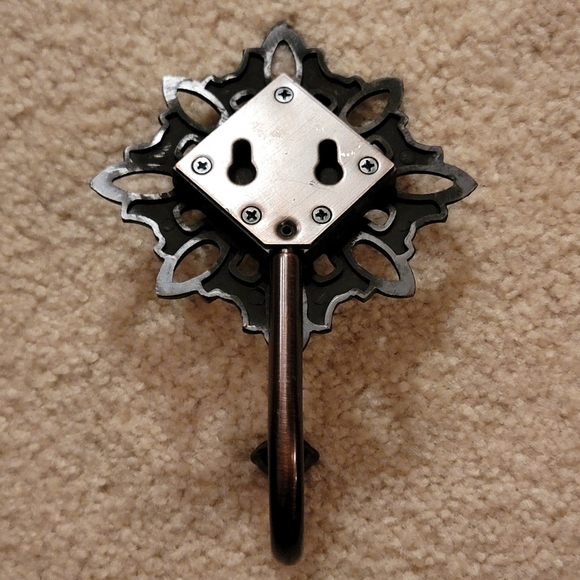 LESPREANCE INTERIORS ♡ Vtg Bronze Decorative Design Curtain Hold Backs - 1 Pair - Picture 8 of 9